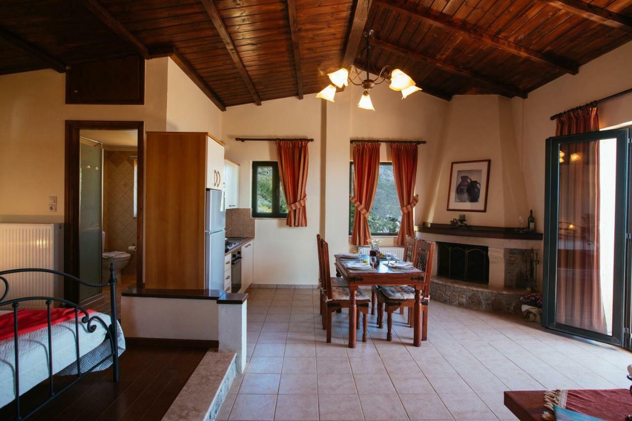 Aetovigla Guesthouse Krousonas  Luaran gambar